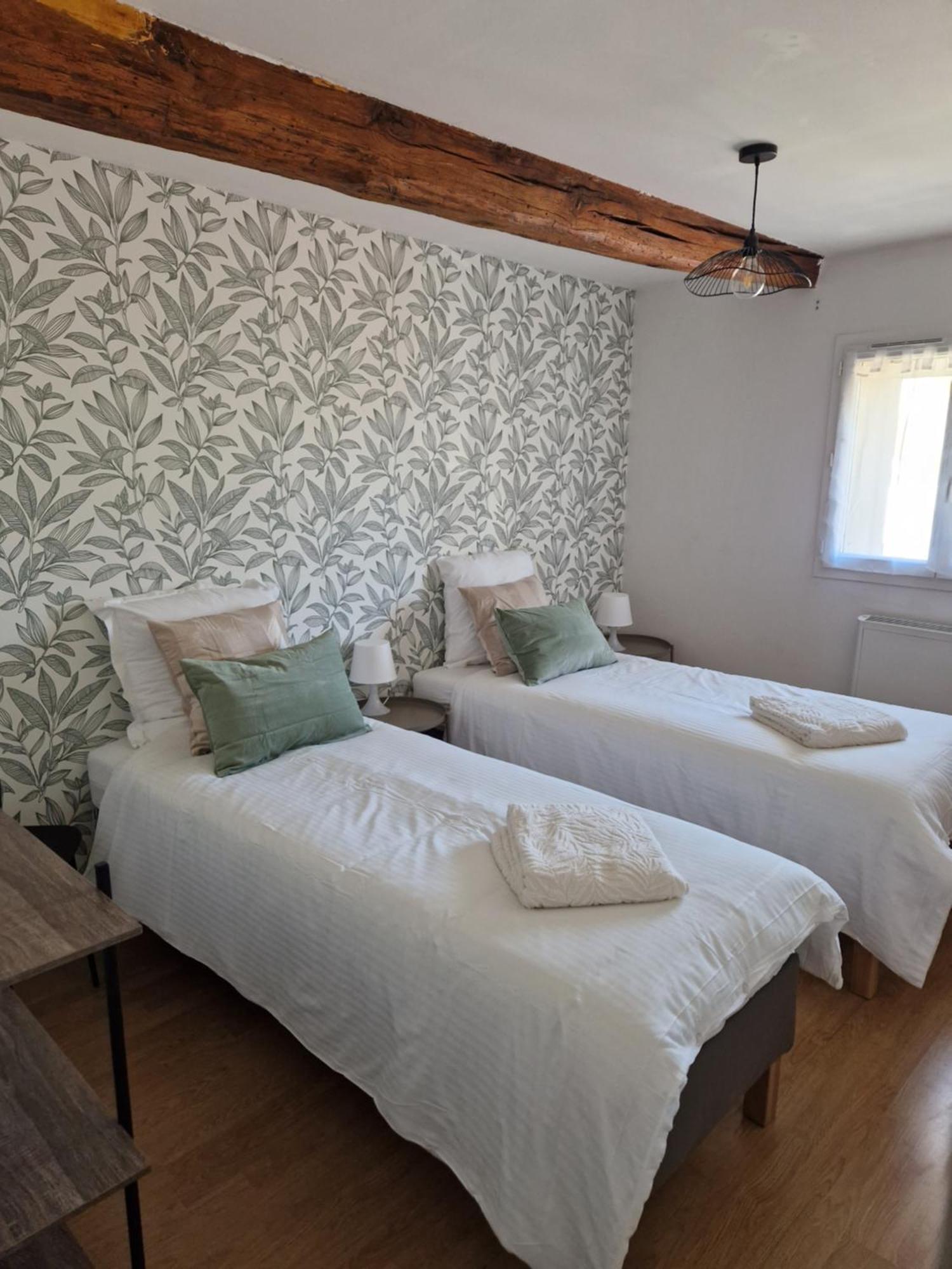 Maisons Cosy De Village Gurgy Extérieur photo