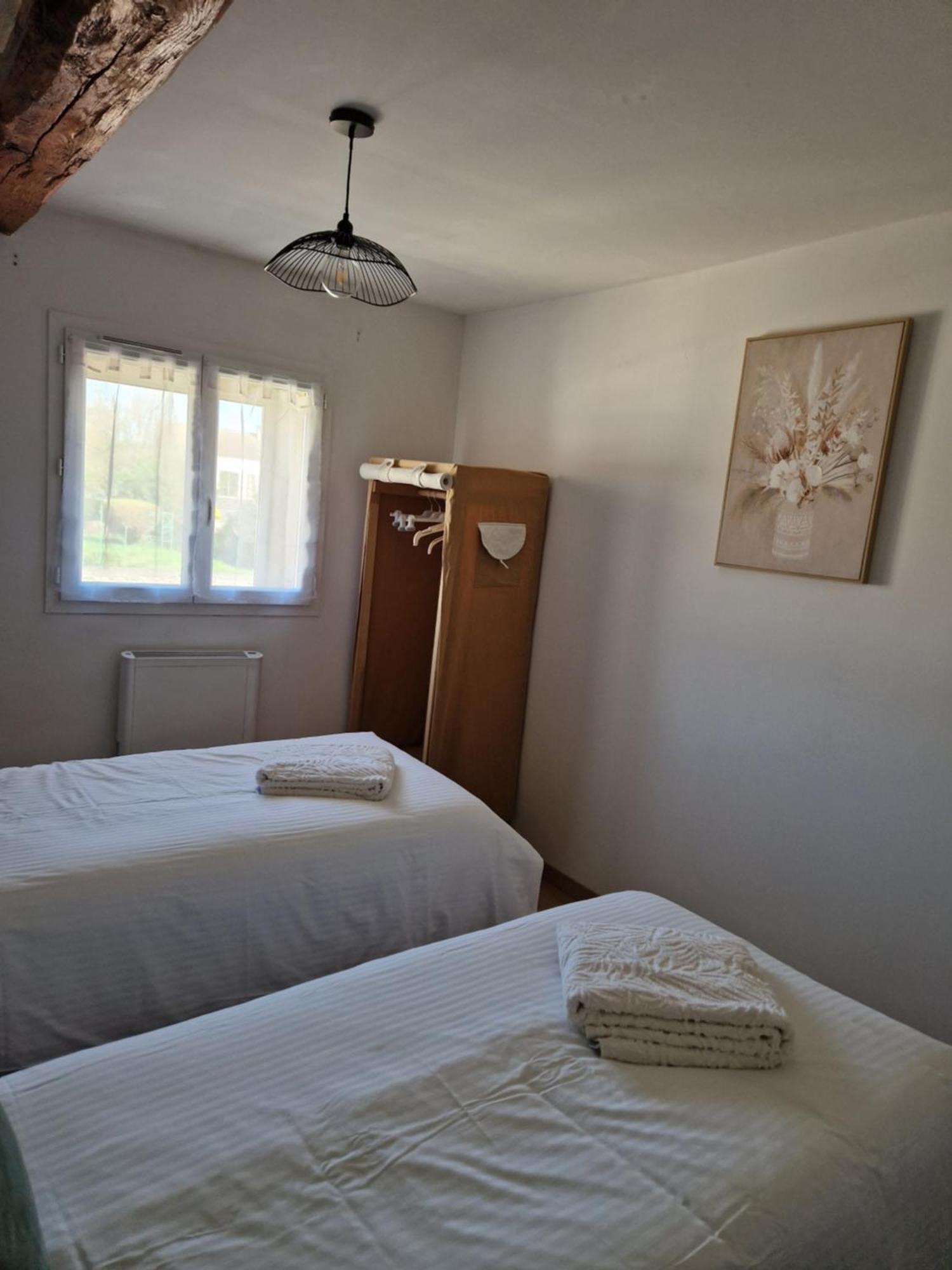 Maisons Cosy De Village Gurgy Extérieur photo